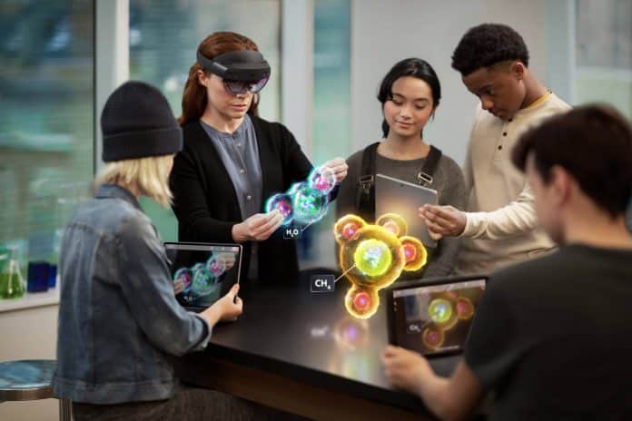 HoloLens 2's Spatial Anchor